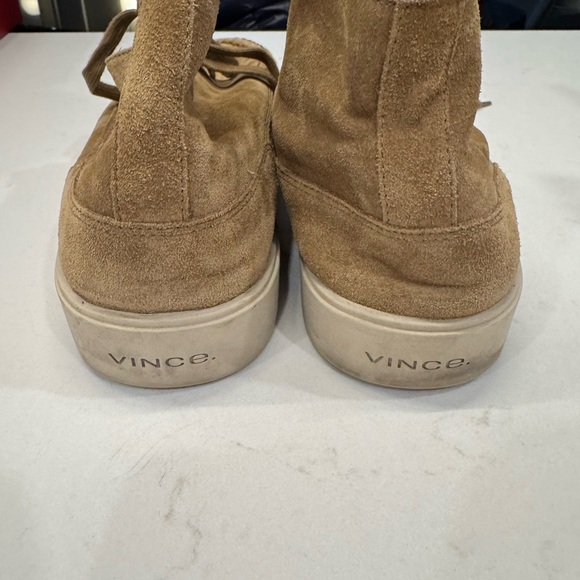 Beige VINCE 100% suede moccasin boots - Size 11 - Picture 2 of 2